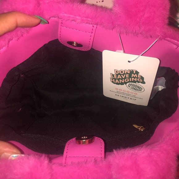 limited edition Barbie x Skinny Dip Pink Faux Fur Mini Crossbody Handbag! This - Picture 8 of 10